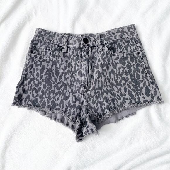 BDG high rise cheeky leopard print jean shorts gray denim size 28 - Picture 1 of 4